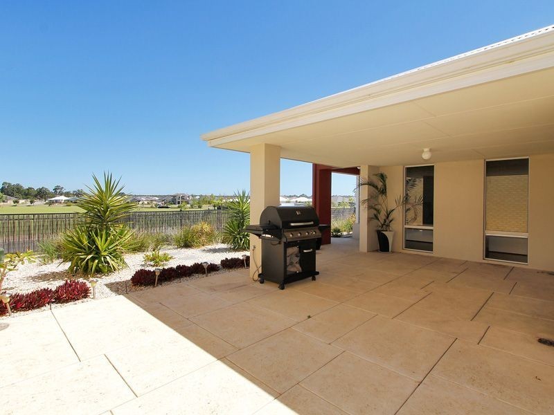 54 Botany Parade, Hammond Park WA 6164