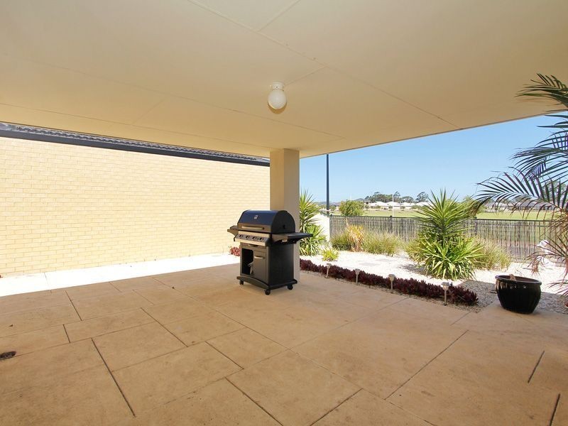 54 Botany Parade, Hammond Park WA 6164