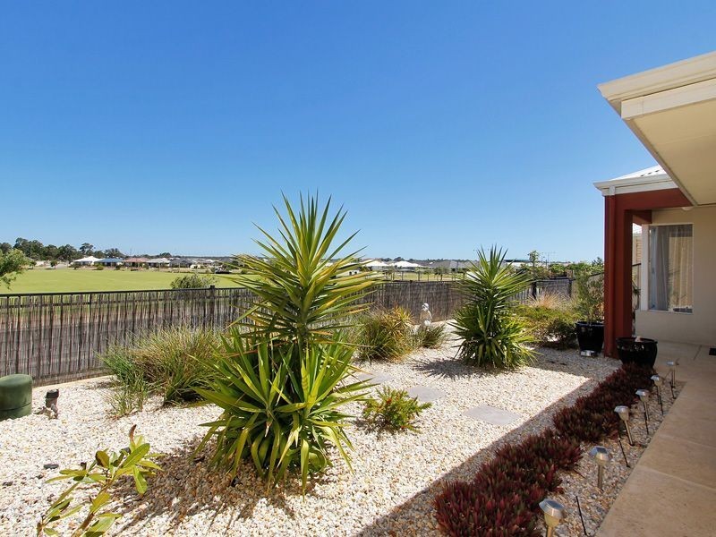 54 Botany Parade, Hammond Park WA 6164