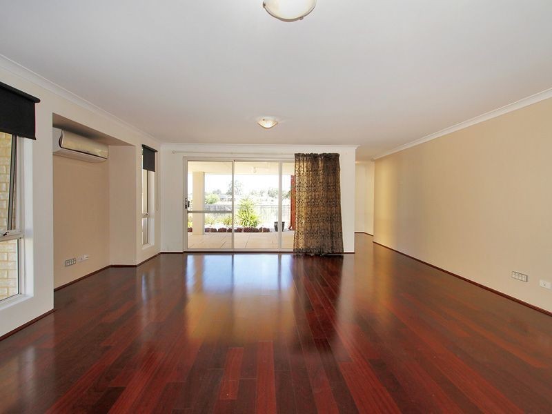 54 Botany Parade, Hammond Park WA 6164