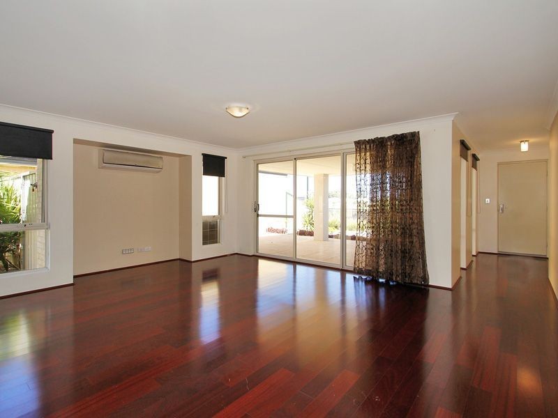 54 Botany Parade, Hammond Park WA 6164