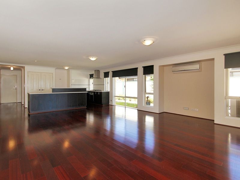 54 Botany Parade, Hammond Park WA 6164