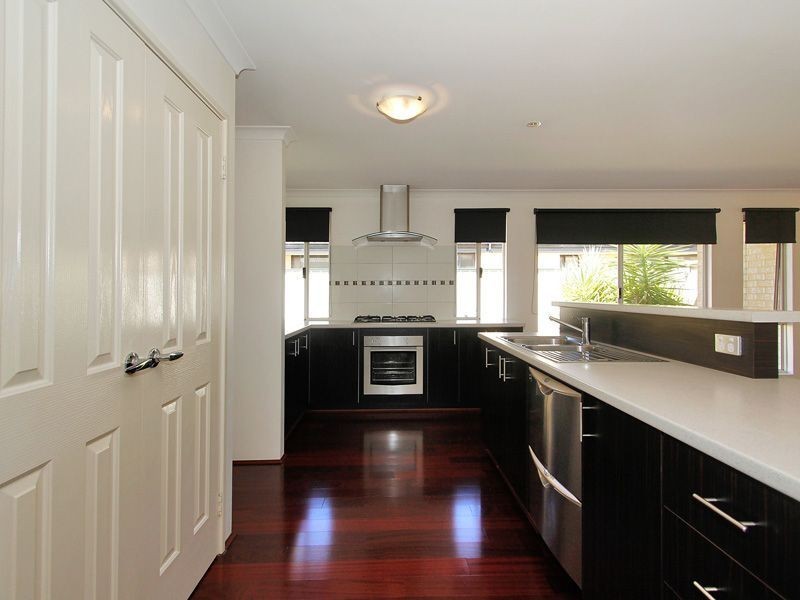 54 Botany Parade, Hammond Park WA 6164