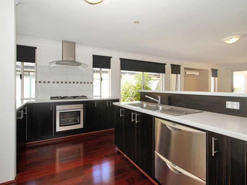 54 Botany Parade, Hammond Park WA 6164