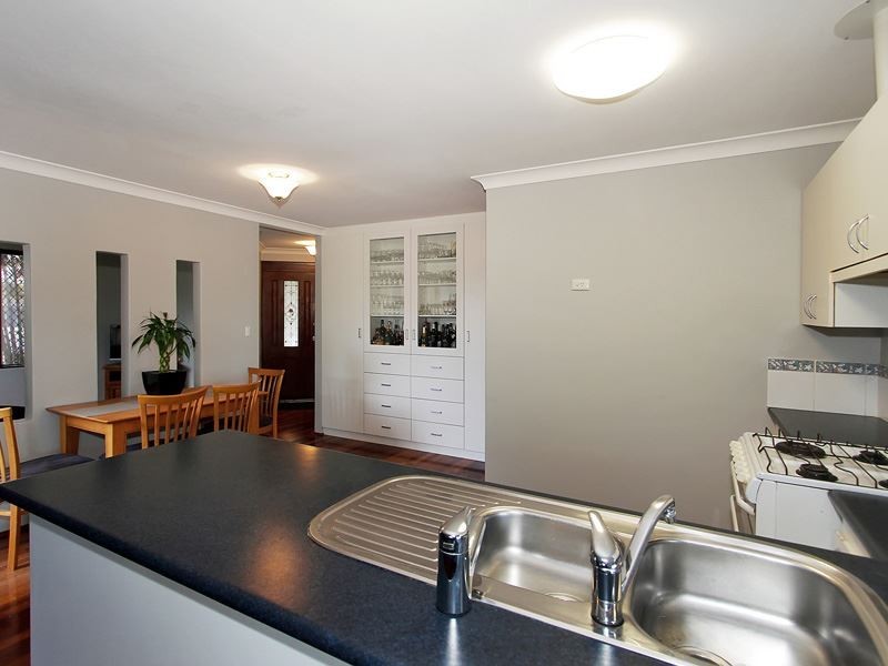 15 Alpin Court, Coolbellup WA 6163