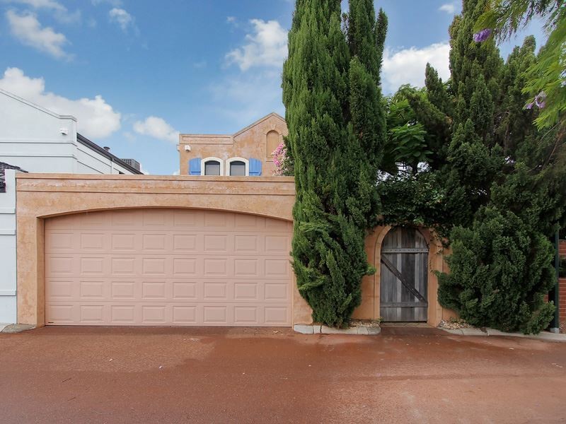2/12 Stack Lane, Applecross WA 6153