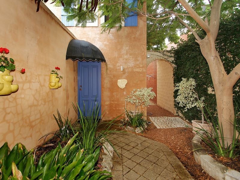 2/12 Stack Lane, Applecross WA 6153