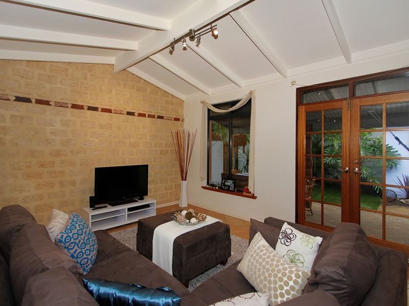2/12 Stack Lane, Applecross WA 6153