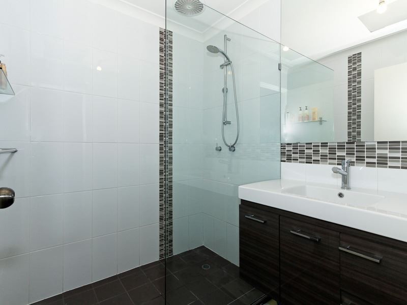 7/12 Philmore Crescent, Kardinya WA 6163