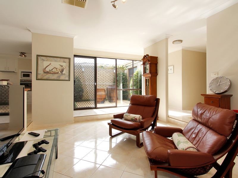 1 Green Court, Kardinya WA 6163