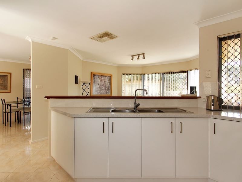 1 Green Court, Kardinya WA 6163