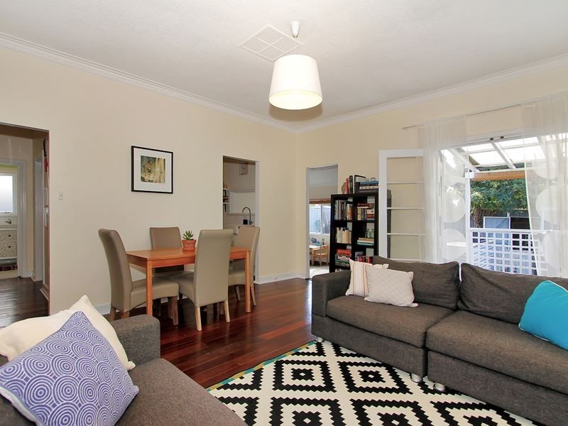 10 Kenton Way, Calista WA 6167