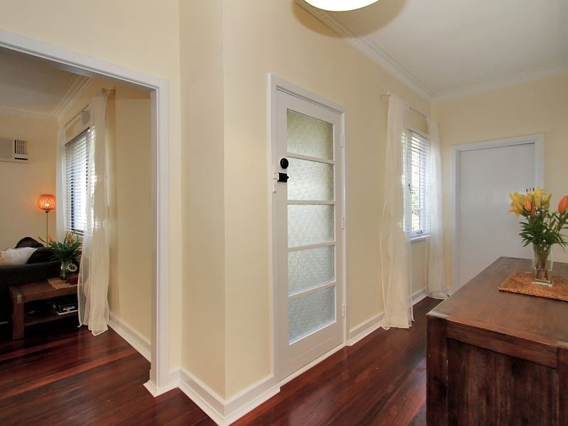 10 Kenton Way, Calista WA 6167