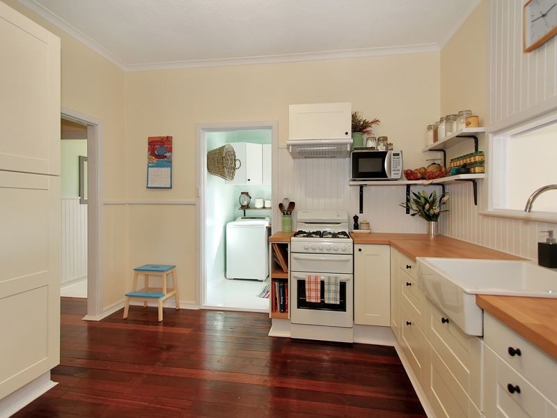 10 Kenton Way, Calista WA 6167