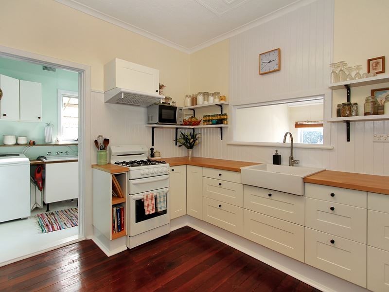 10 Kenton Way, Calista WA 6167