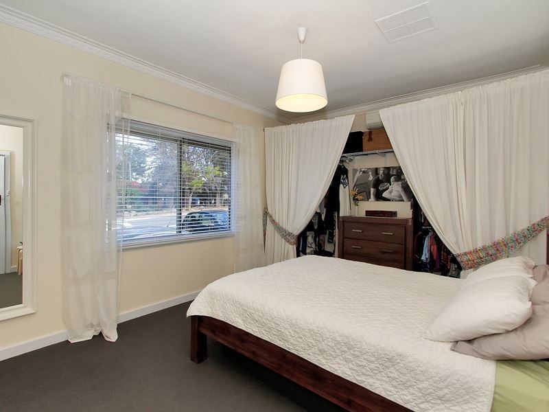 10 Kenton Way, Calista WA 6167