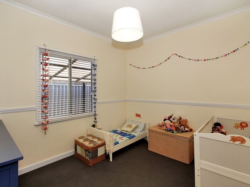 10 Kenton Way, Calista WA 6167