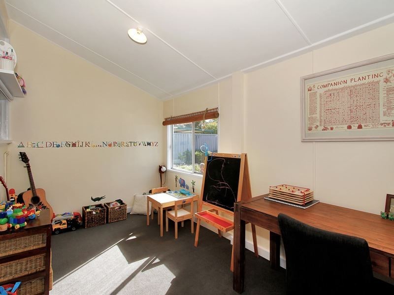 10 Kenton Way, Calista WA 6167