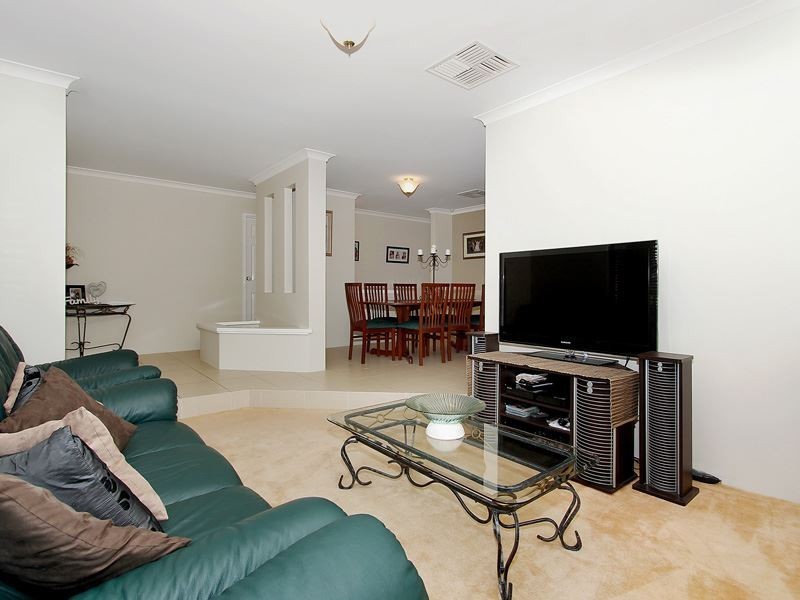 30 Underwood Grove, Kardinya WA 6163