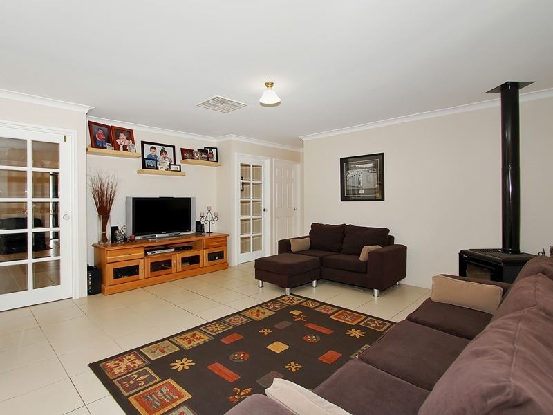 30 Underwood Grove, Kardinya WA 6163