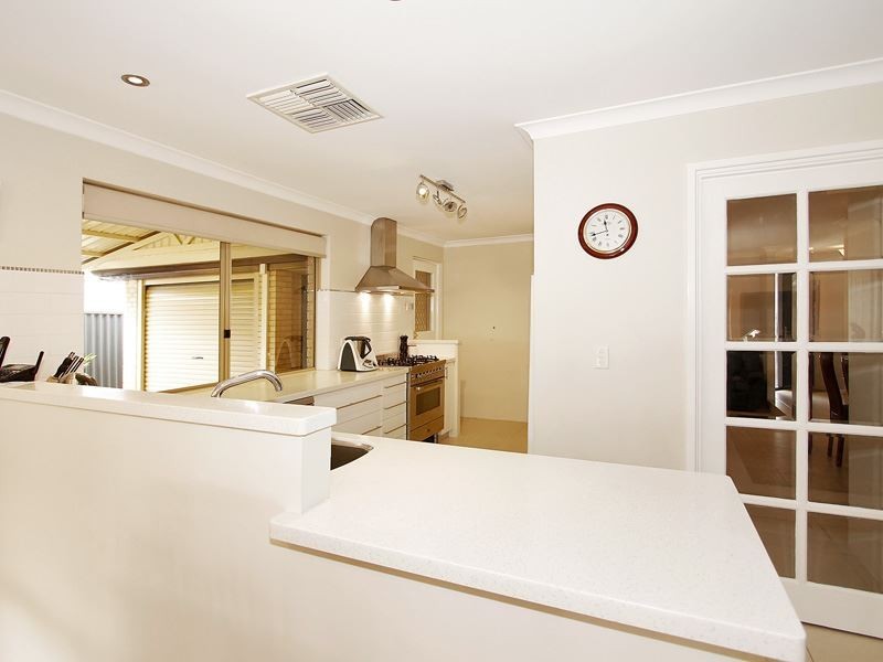 30 Underwood Grove, Kardinya WA 6163