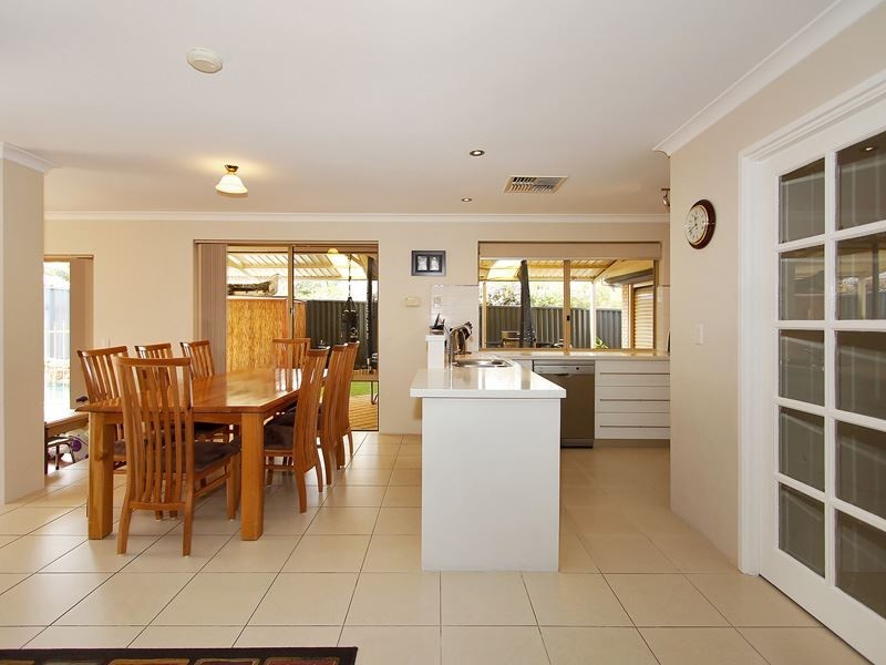 30 Underwood Grove, Kardinya WA 6163