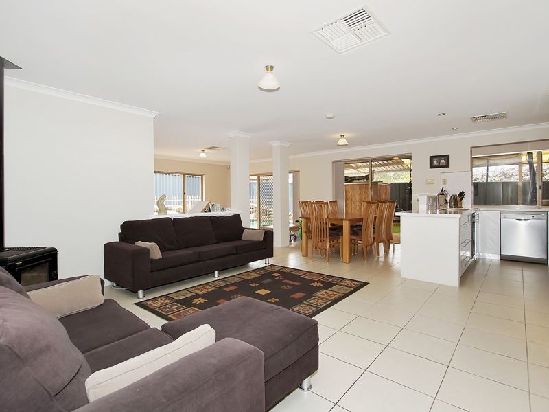 30 Underwood Grove, Kardinya WA 6163