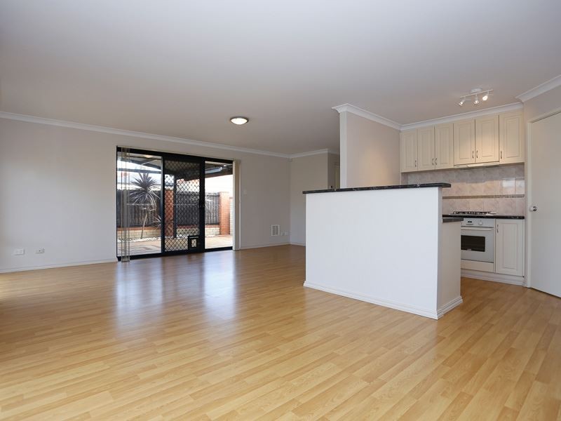 A/10 Makjanich Place, Success WA 6164