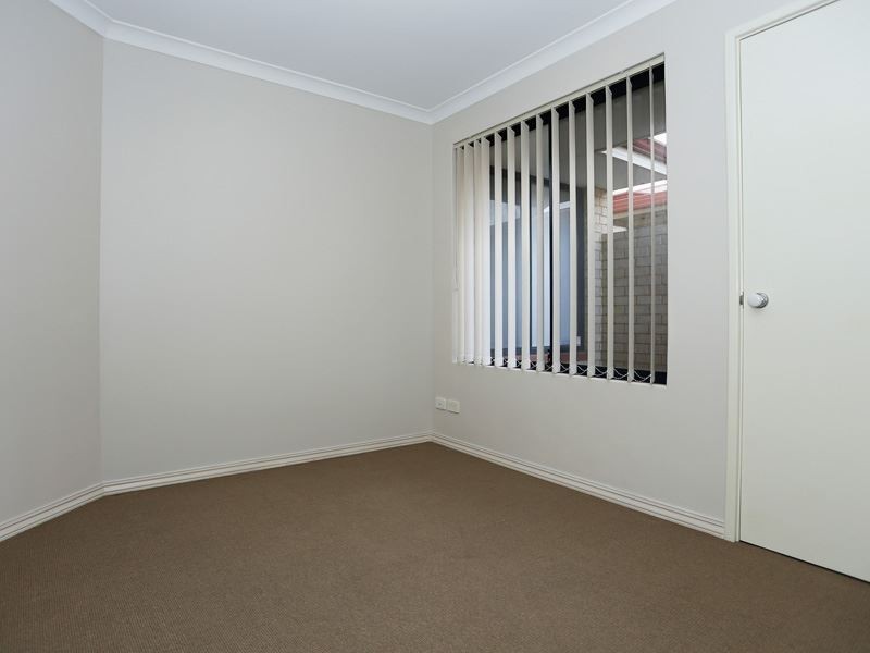 A/10 Makjanich Place, Success WA 6164