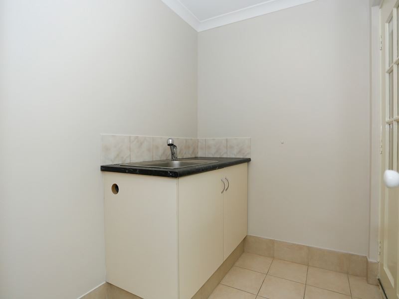 A/10 Makjanich Place, Success WA 6164