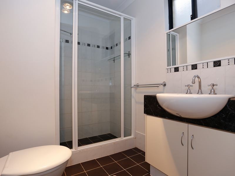 A/10 Makjanich Place, Success WA 6164