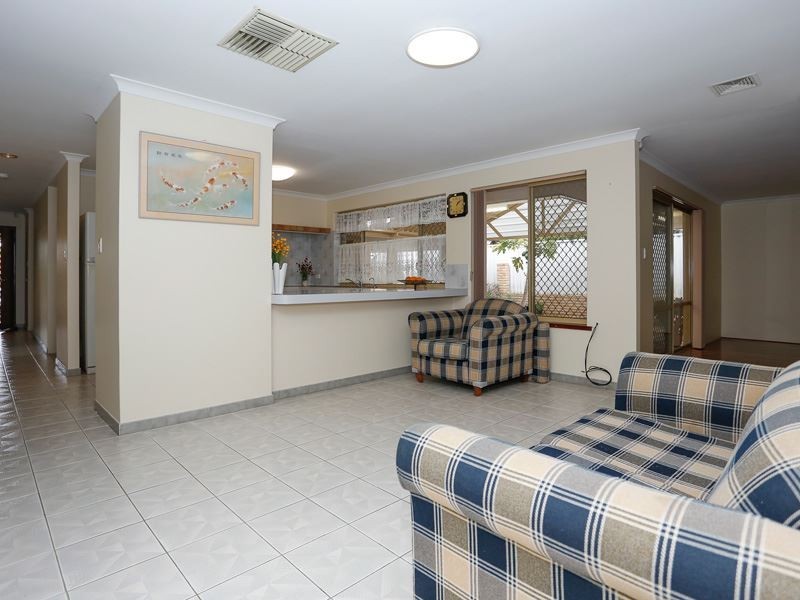 96 Bolderwood Drive, South Lake WA 6164