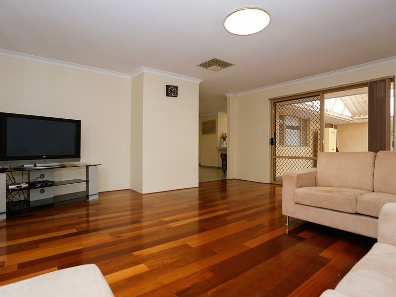 96 Bolderwood Drive, South Lake WA 6164