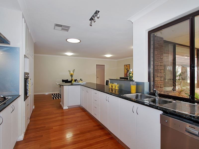 16 Barblett Way, Kardinya WA 6163