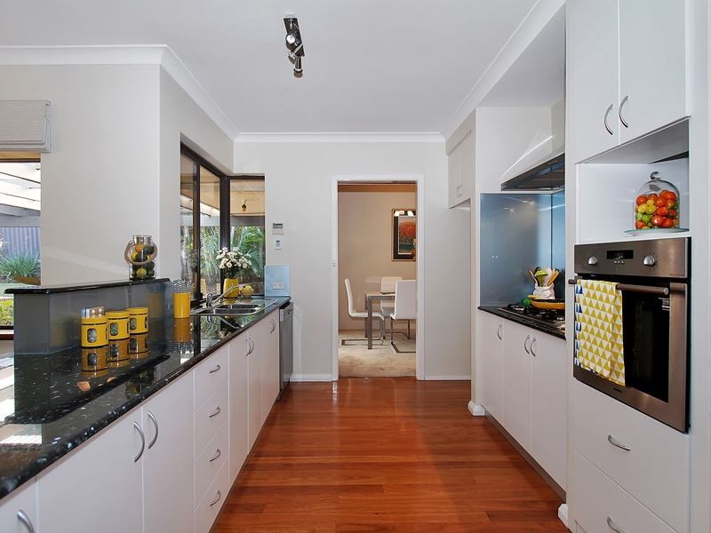 16 Barblett Way, Kardinya WA 6163