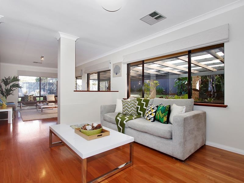 16 Barblett Way, Kardinya WA 6163