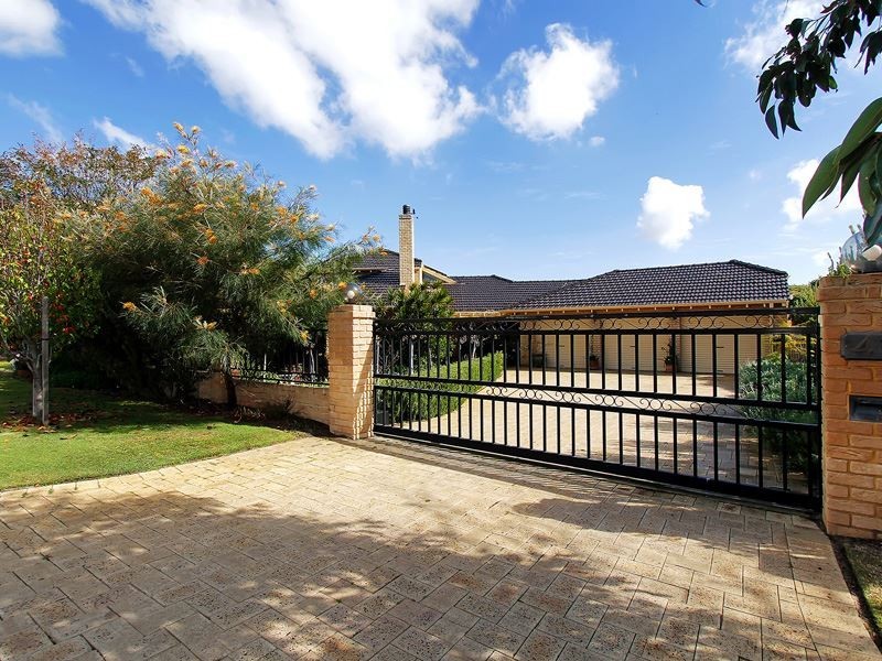 4 Buttel Top, Winthrop WA 6150