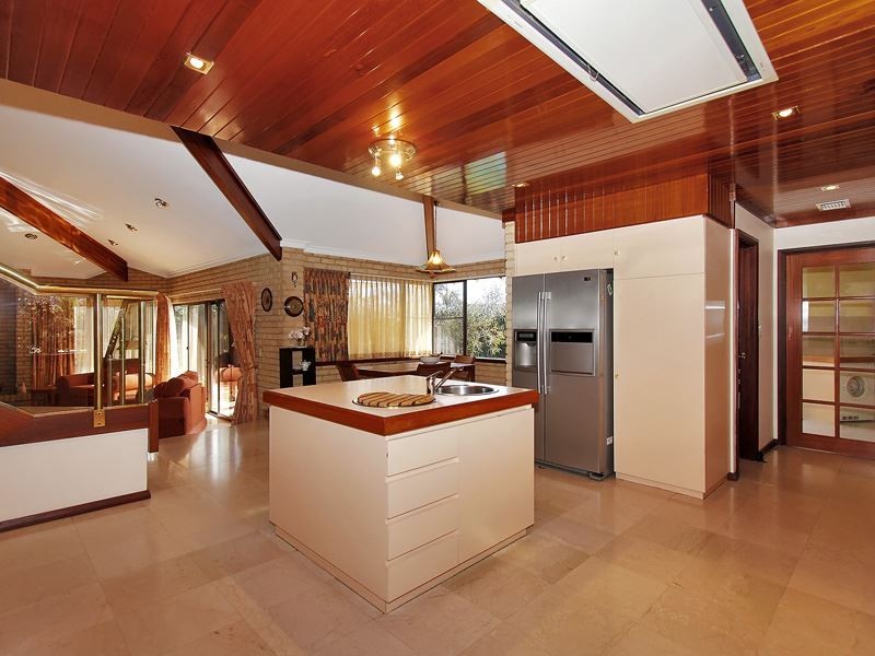 4 Buttel Top, Winthrop WA 6150