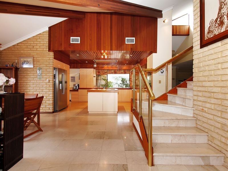 4 Buttel Top, Winthrop WA 6150