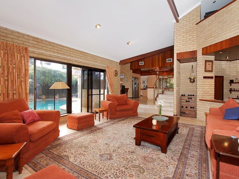 4 Buttel Top, Winthrop WA 6150