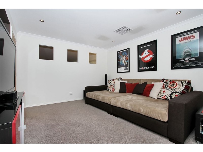 11 Staaten Street, Hammond Park WA 6164