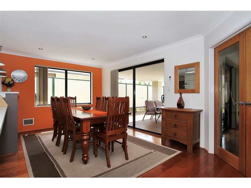 11 Staaten Street, Hammond Park WA 6164