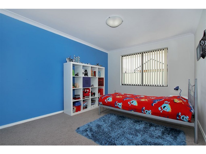 11 Staaten Street, Hammond Park WA 6164