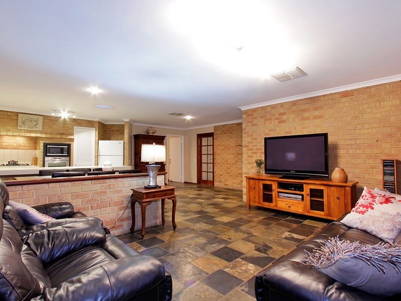 5 Green Court, Kardinya WA 6163