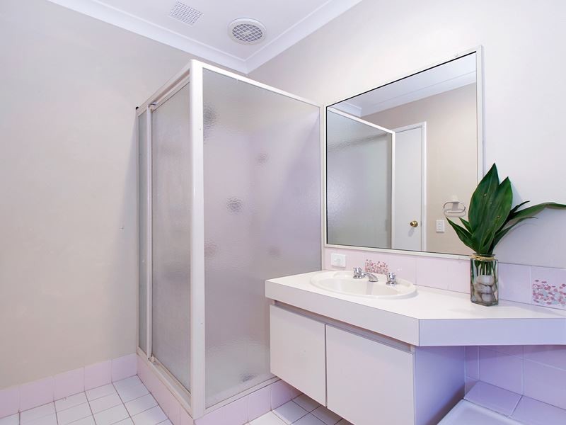 5 Green Court, Kardinya WA 6163