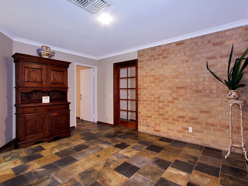 5 Green Court, Kardinya WA 6163