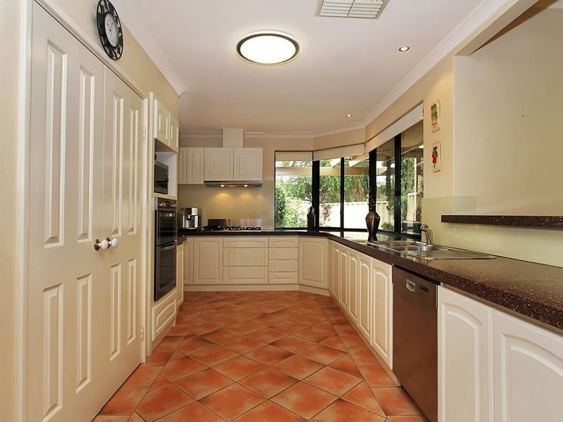 66 Peterborough Circle, North Lake WA 6163