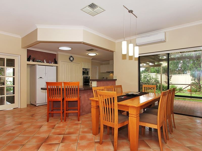 66 Peterborough Circle, North Lake WA 6163