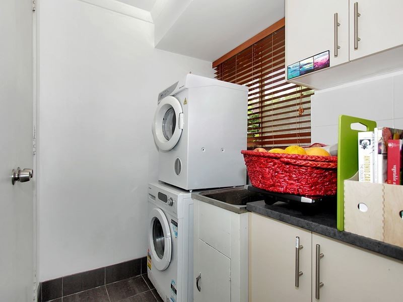 130/2 Wall Street, Maylands WA 6051