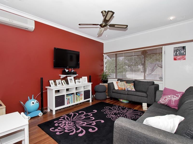 26 Hargreaves Road, Coolbellup WA 6163